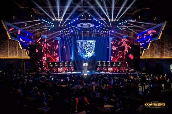 了进攻端的 了进攻端的